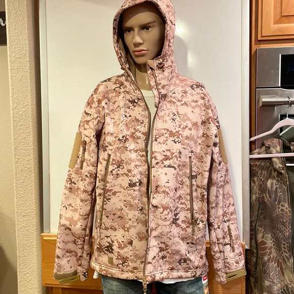 Digital camouflage jacket - Picture 1 of 16
